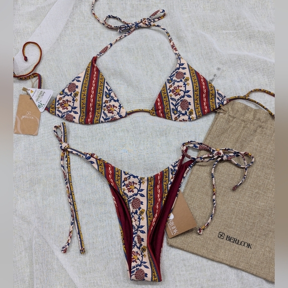 BNWT / Berlook / Extra Small / Burgundy Reversible Halter Triangle Bikini - Picture 2 of 4